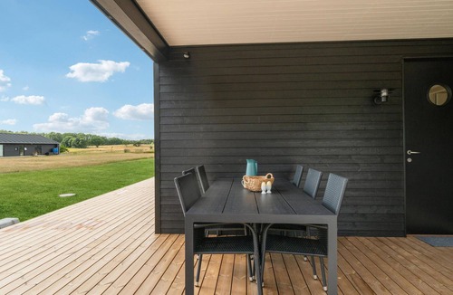 Grenaa House | Gorgeous home in Grenaa with kitchen