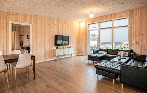 Grenaa House | Gorgeous Home In Grenaa With Sauna