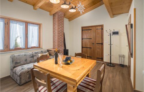 Groznjan Apartment | Gorgeous Home In Groznjan With Wi-Fi