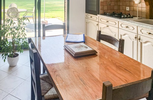 Gueschart House | Gorgeous home in Gueschart with kitchen