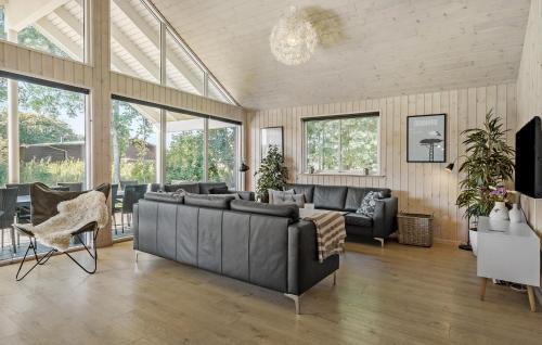 Hojby House | Gorgeous Home In Højby With Sauna