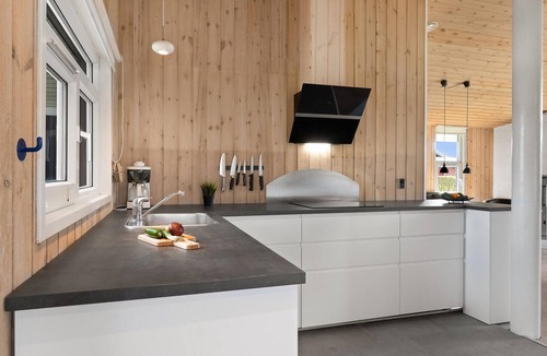 Nørre Hurup House | Gorgeous home in Hadsund with kitchen