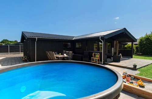Oster Hurup House | Gorgeous home in Hadsund with WiFi