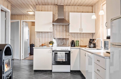 Vrist Strand House | Gorgeous home in Harboøre with kitchen