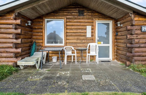 Vrist Strand House | Gorgeous home in Harboøre with kitchen