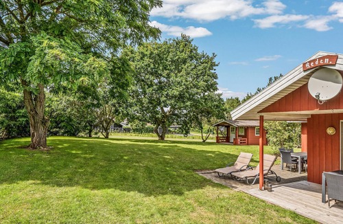 Hejlsminde Strand House | Gorgeous home in Hejls with kitchen