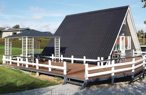 Hejlsminde Strand House | Gorgeous home in Hejls with WiFi