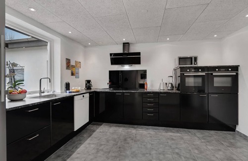 Hejnsvig House | Gorgeous home in Hejnsvig with WiFi