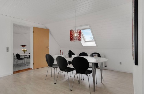 Hejnsvig House | Gorgeous home in Hejnsvig with WiFi