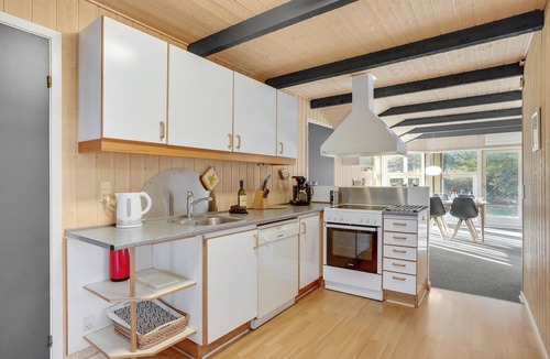 Hemmet House | Gorgeous home in Hemmet with kitchen