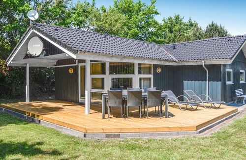 Hemmet House | Gorgeous home in Hemmet with kitchen