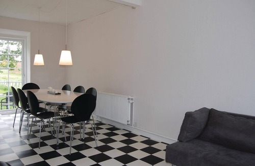 Sonder Bork House | Gorgeous home in Hemmet with lake view
