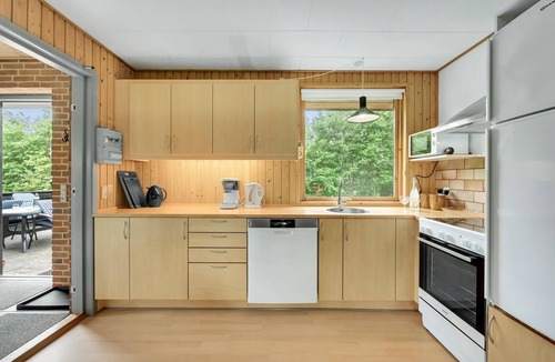 Hemmet House | Gorgeous home in Hemmet with kitchen