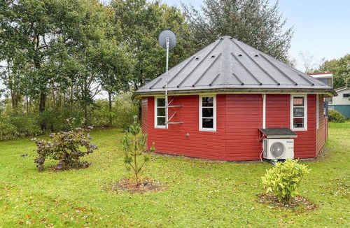 Hovborg House | Gorgeous home in Hovborg with WiFi