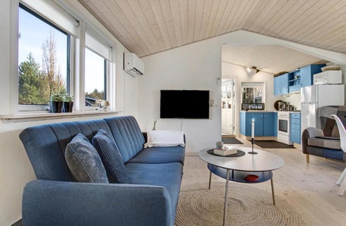 Hovborg House | Gorgeous Home In Hovborg With Kitchen