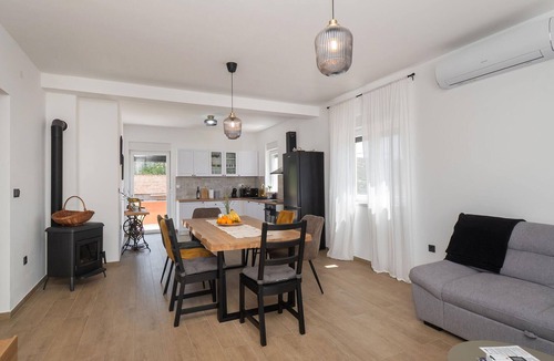 Danilo Biranj House | Gorgeous home in Danilo with WiFi