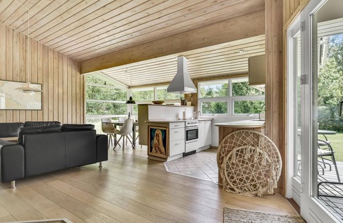 Ristinge House | Gorgeous home in Humble with sauna