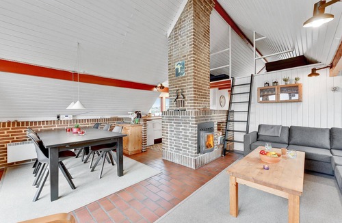 Hvide Sande House | Gorgeous home in Hvide Sande with WiFi