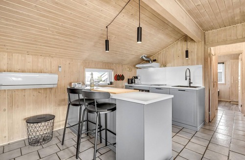 Hvide Sande House | Gorgeous home in Hvide Sande with sauna
