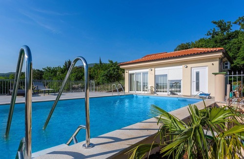Jadranovo House | Gorgeous home in Jadranovo