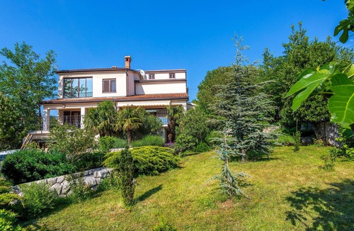 Jadranovo House | Gorgeous home in Jadranovo