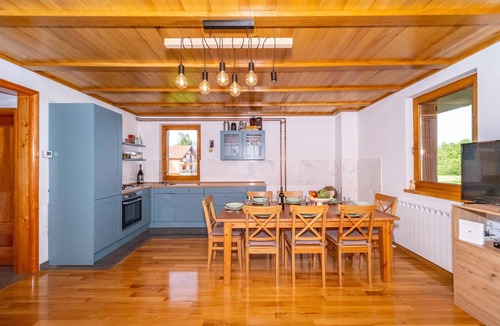 Jasenak House | Gorgeous home in Jasenak with WiFi