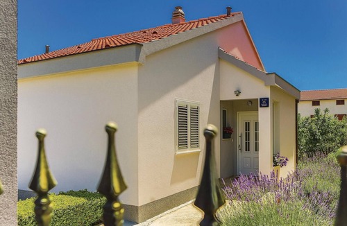 Kastel Novi House | Gorgeous home in Kastel Novi with WiFi