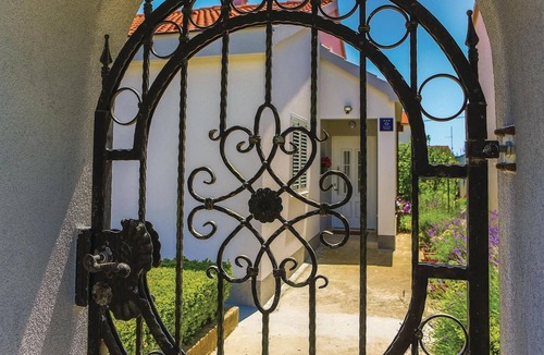 Kastel Novi House | Gorgeous home in Kastel Novi with WiFi