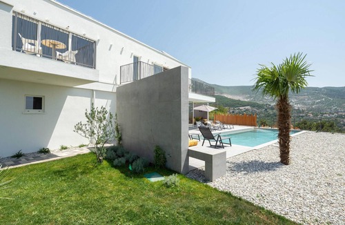 Klis House | Gorgeous home in Klis