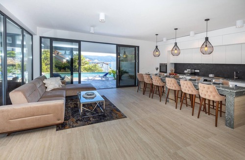 Komarna House | Gorgeous home in Komarna