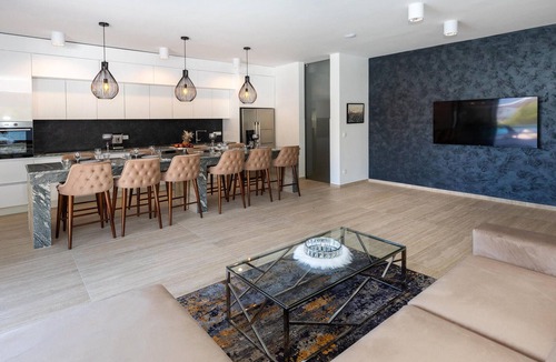 Komarna House | Gorgeous home in Komarna