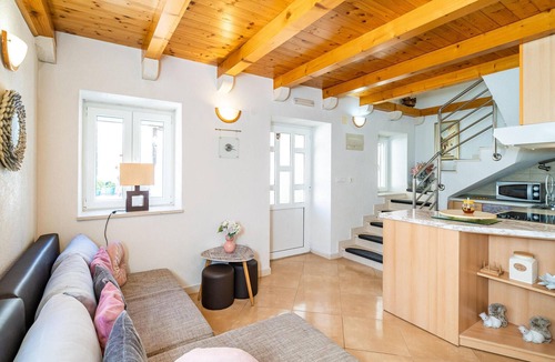 Komolac House | Gorgeous home in Komolac with WiFi