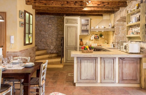 Kras House | Gorgeous home in Kras
