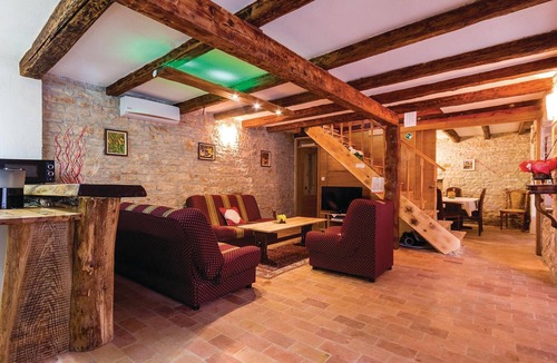Tinjan House | Gorgeous home in Kringa