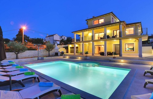 Rakalj House | Gorgeous home in Krnica