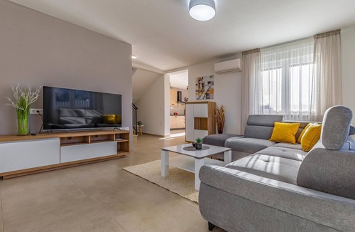 Boljevici House | Gorgeous home in Krsan