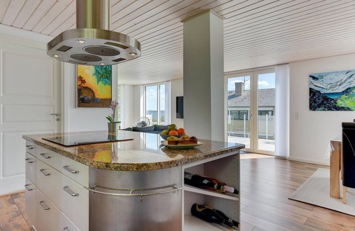 Sonderhav House | Gorgeous home in Kruså with kitchen