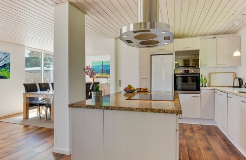 Sonderhav House | Gorgeous home in Kruså with kitchen