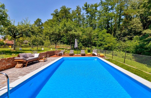 Kupljenovo House | Gorgeous home in Kupljenovo