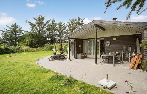 Nr. Lyngby Strand House | Gorgeous Home In Løkken With Sauna