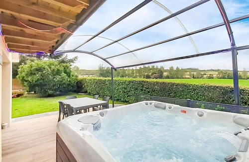 Ledinghem House | Gorgeous home in Ledinghem with sauna