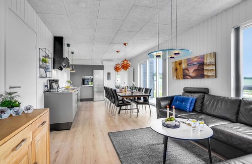 Hjarbæk House | Gorgeous home in Løgstrup with kitchen