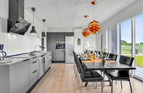 Hjarbæk House | Gorgeous home in Løgstrup with kitchen
