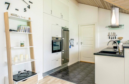 Nr. Lyngby Strand House | Gorgeous home in Løkken with kitchen
