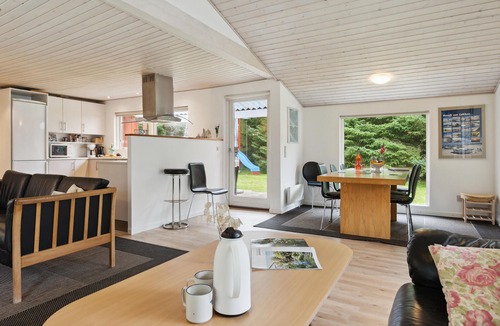Nørre Lyngby House | Gorgeous home in Løkken with sauna