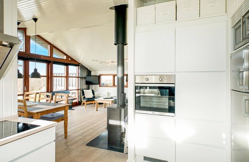 Nørre Lyngby House | Gorgeous home in Løkken with kitchen