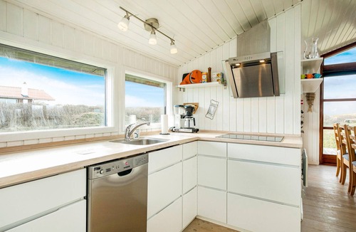 Nørre Lyngby House | Gorgeous home in Løkken with kitchen