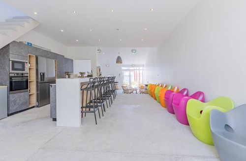 Loupian House | Gorgeous home in Loupian with house sea view