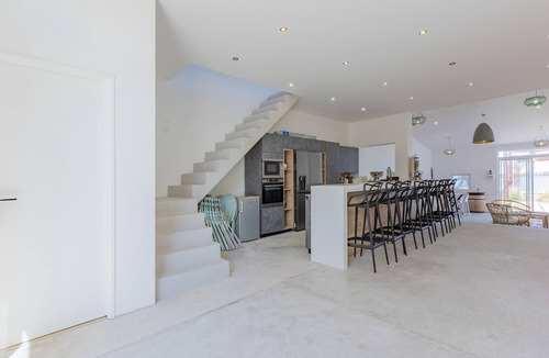 Loupian House | Gorgeous home in Loupian with house sea view