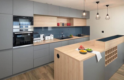 Veliko Brdo House | Gorgeous home in Makarska with sauna